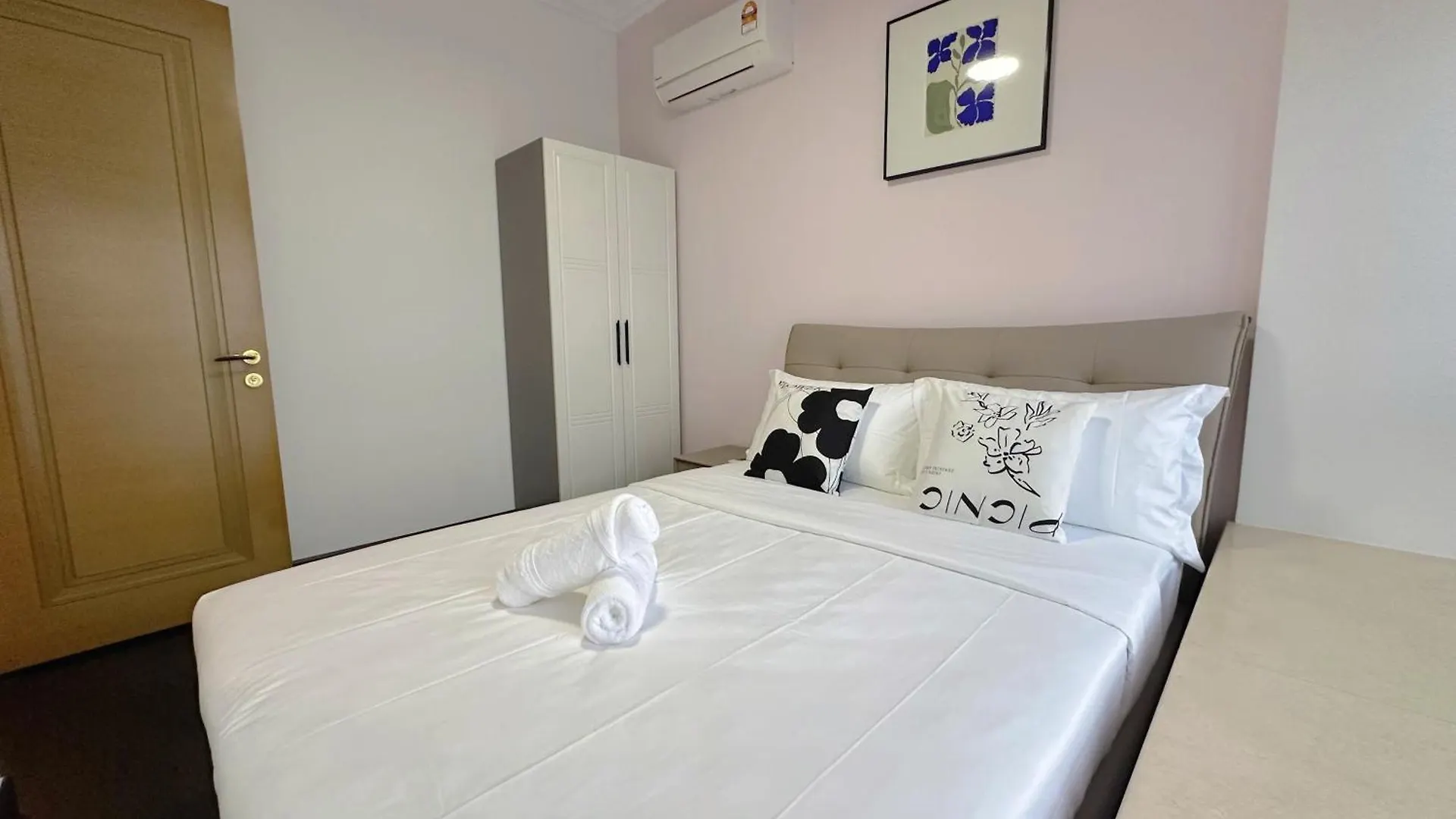R&F Princess Cove Superior Homestay Nearby Ciq By Han Lin Sojourn Johor Bahru Apartment
